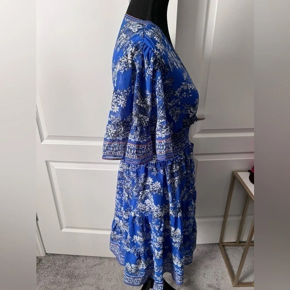 Max Studio | Short Sleeve Tiered Blue/White Floral Dress  | Size S [54] - Picture 4 of 8